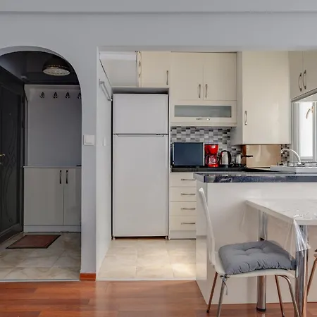 Central Flat W Balcony 5 Min To Ortakoy Square イスタンブール