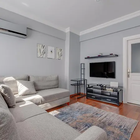 Central Flat W Balcony 5 Min To Ortakoy Square *