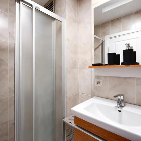 Central Flat W Balcony 5 Min To Ortakoy Square
