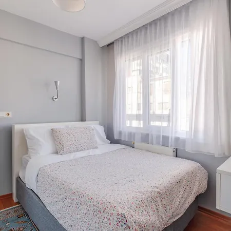 Central Flat W Balcony 5 Min To Ortakoy Square