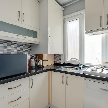 Central Flat W Balcony 5 Min To Ortakoy Square Apartamento *